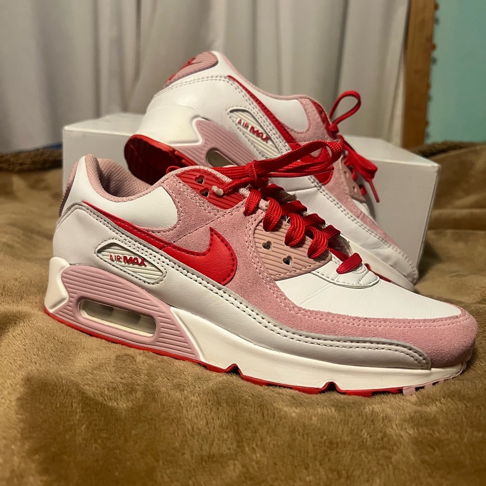 Nike Air Max 90 Red/Pink Valentine’s Day sneakers